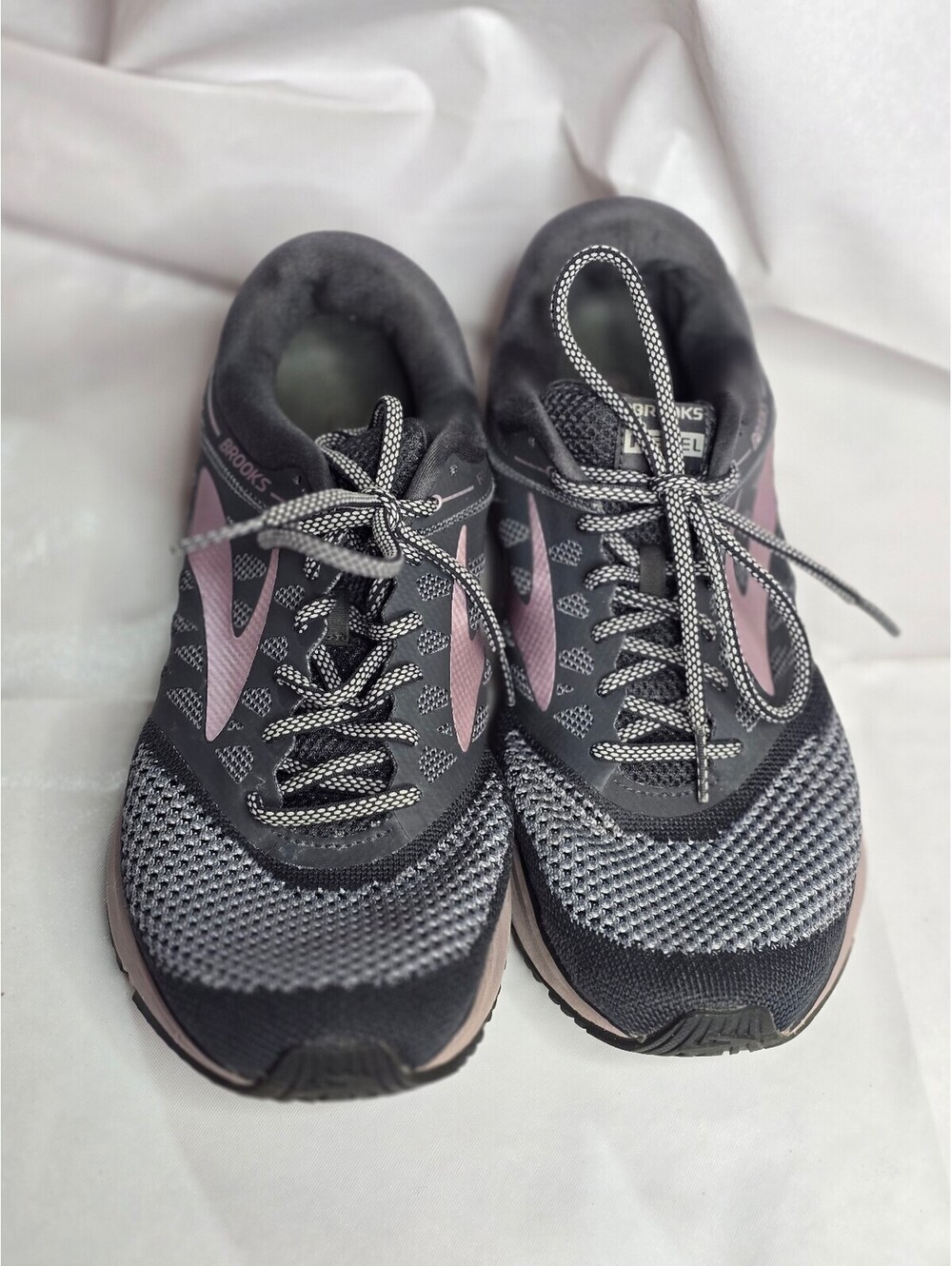 Brooks Running Shoes Women's Size 11 Black and Pink